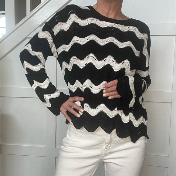 Size medium Beach Riot Beach Sweater - Picture 3 of 6